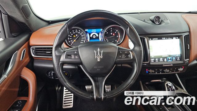 Maserati Levante 3.0 Diesel AWD Sport 2017 — фото 13