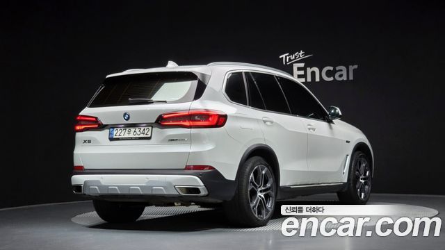 BMW X5 (G05) xDrive 45e xLine 2023 — фото 2