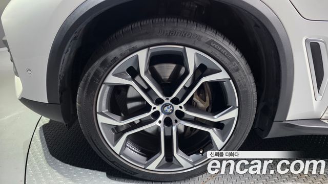 BMW X5 (G05) xDrive 45e xLine 2023 — фото 5