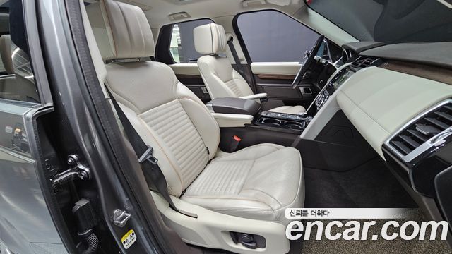 Land Rover Discovery 5 3.0 TD6 Launch Edition 2017 — фото 11