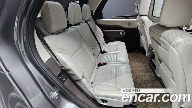 Land Rover Discovery 5 3.0 TD6 Launch Edition 2017 — фото 12