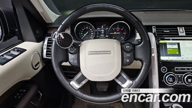 Land Rover Discovery 5 3.0 TD6 Launch Edition 2017 — фото 15