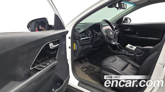 Kia Niro 1.6 HEV Noblesse Special 2020 — фото 10