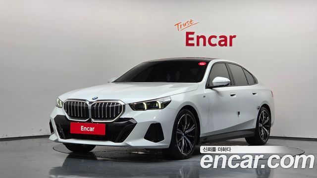 BMW 5 Series (G60) 530i xDrive M Sport 2025 — фото 1