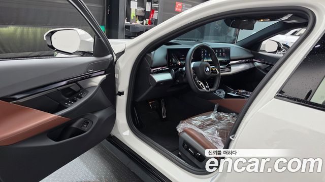 BMW 5 Series (G60) 530i xDrive M Sport 2025 — фото 10