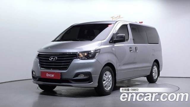 Hyundai Grand Starex Van 5-Seater Modern