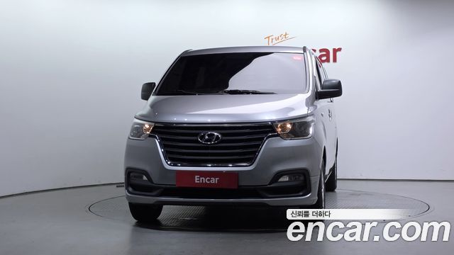 Hyundai Grand Starex Van 5-Seater Modern 2021 — фото 3