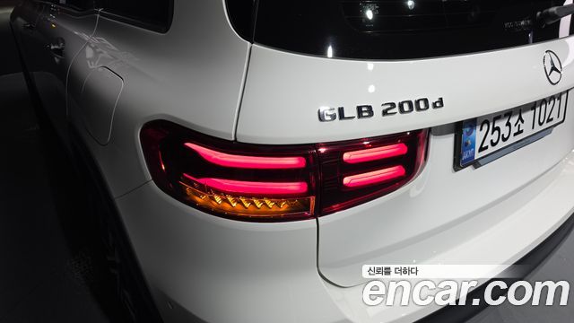 Mercedes-Benz GLB-Class (X247) GLB200 d 2024 — фото 29