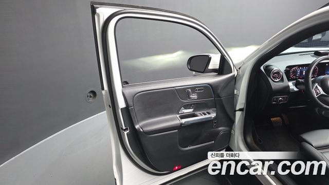 Mercedes-Benz GLB-Class (X247) GLB200 d 2024 — фото 30