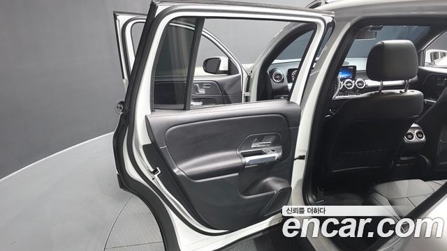 Mercedes-Benz GLB-Class (X247) GLB200 d 2024 — фото 31