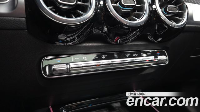 Mercedes-Benz GLB-Class (X247) GLB200 d 2024 — фото 38