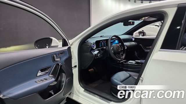 Mercedes-Benz A-Class (W177) A220 Hatchback 2020 — фото 10