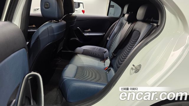 Mercedes-Benz A-Class (W177) A220 Hatchback 2020 — фото 11