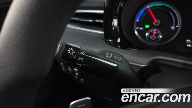Kia K5 Hybrid (III) Trendy 2020 — фото 19