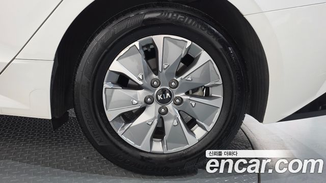 Kia K5 Hybrid (III) Trendy 2020 — фото 21