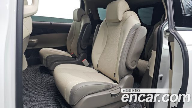 Kia Carnival (IV) HEV 9seater Signature 2024 — фото 30