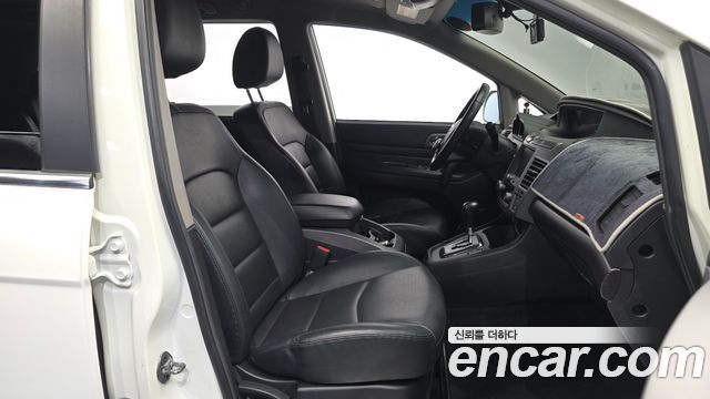 KG Mobility (SsangYong) Korando Turismo 4WD TX 9-seater 2018 — фото 11