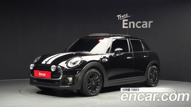 MINI Cooper 5Door Black Suit Edition 3rd 2016 — фото 11