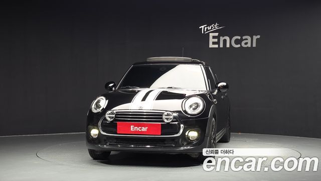 MINI Cooper 5Door Black Suit Edition 3rd 2016 — фото 3