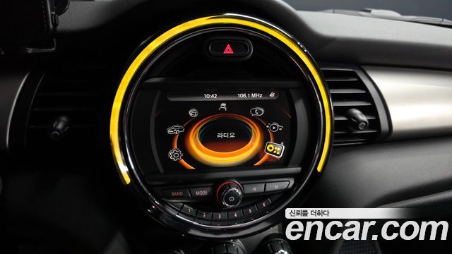 MINI Cooper 5Door Black Suit Edition 3rd 2016 — фото 18