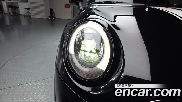 MINI Cooper 5Door Black Suit Edition 3rd 2016 — фото 28