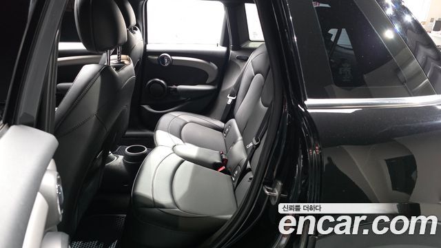 MINI Cooper 5Door Black Suit Edition 3rd 2016 — фото 32