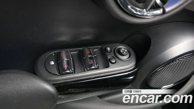 MINI Cooper 5Door Black Suit Edition 3rd 2016 — фото 34