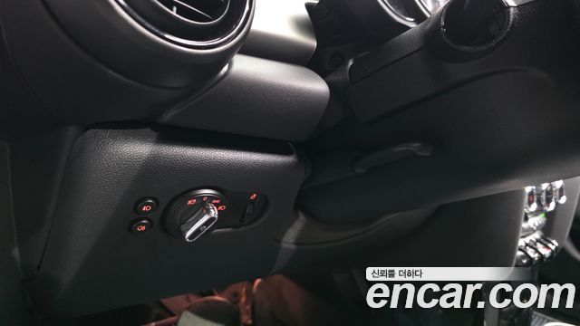 MINI Cooper 5Door Black Suit Edition 3rd 2016 — фото 35