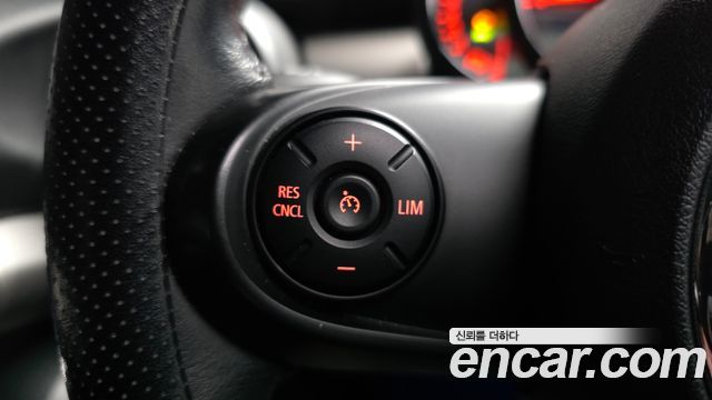 MINI Cooper 5Door Black Suit Edition 3rd 2016 — фото 36