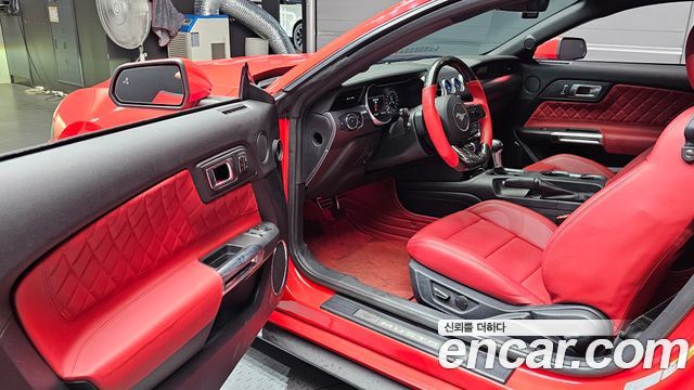 Ford Mustang GT Coupe 2019 — фото 10