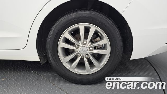 Hyundai Avante (AD) 1.6 Style 2020 — фото 21