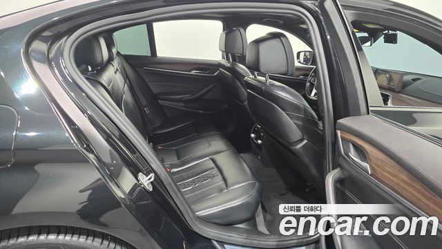 BMW 5 Series (G30) 520d M Sport Package Plus 2017 — фото 11