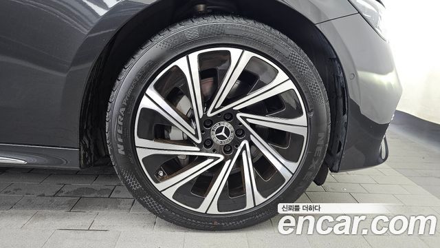 Mercedes-Benz E-Class (W214) E300 4MATIC Exclusive 2024 — фото 27
