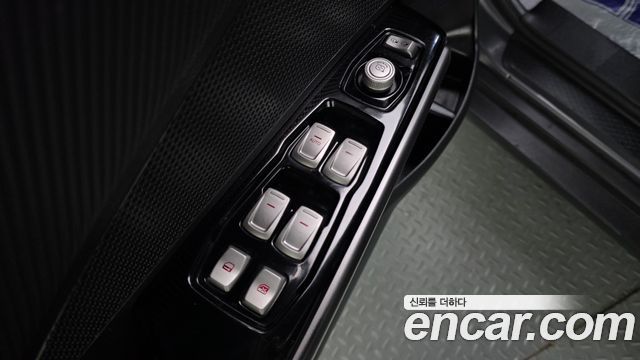 KG Mobility (SsangYong) Tivoli Air Diesel IX 2WD 2018 — фото 12