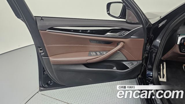 BMW 5 Series (G30) 530i M Sport Package 2022 — фото 24