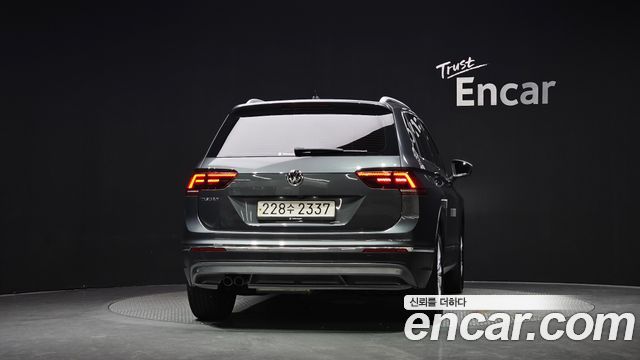 Volkswagen Tiguan (II) 2.0 TDI Premium 2020 — фото 4