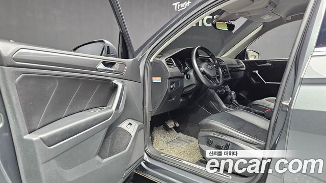 Volkswagen Tiguan (II) 2.0 TDI Premium 2020 — фото 10