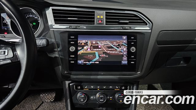 Volkswagen Tiguan (II) 2.0 TDI Premium 2020 — фото 15