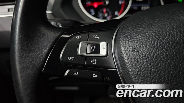 Volkswagen Tiguan (II) 2.0 TDI Premium 2020 — фото 19