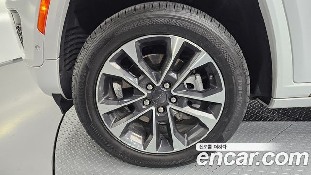 Jeep Grand Cherokee (WL) L 3.6 Overland 2021 — фото 5
