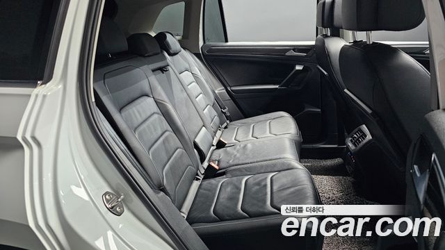 Volkswagen Tiguan (II) 2.0 TDI Prestige 2018 — фото 12