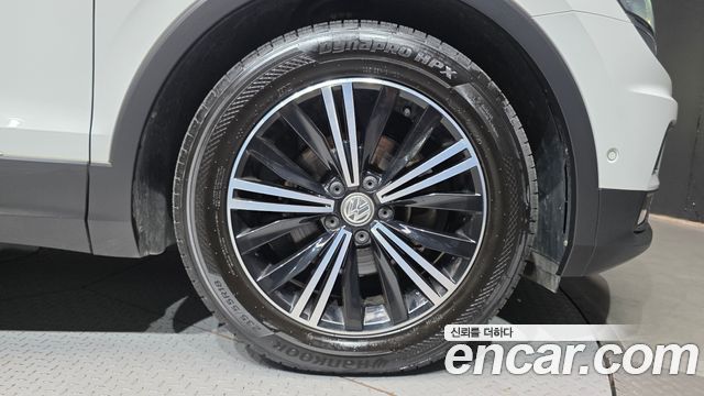 Volkswagen Tiguan (II) 2.0 TDI Prestige 2018 — фото 21