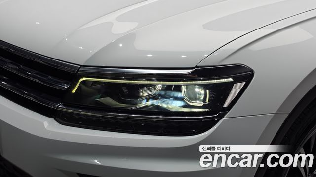 Volkswagen Tiguan (II) 2.0 TDI Prestige 2018 — фото 22