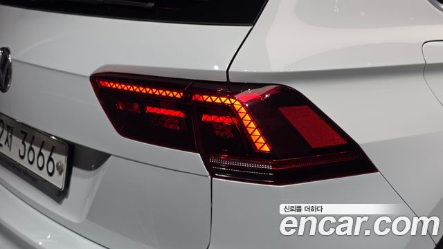 Volkswagen Tiguan (II) 2.0 TDI Prestige 2018 — фото 23