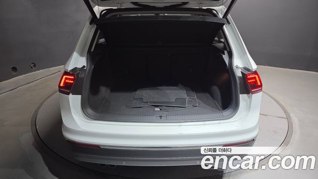 Volkswagen Tiguan (II) 2.0 TDI Prestige 2018 — фото 33