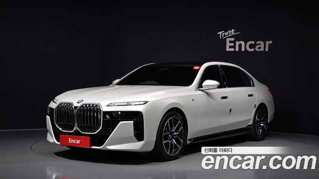 BMW 7 Series (G70) 740i xDrive M Sport 2025 — фото 1