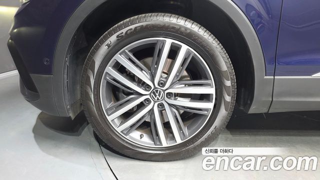 Volkswagen Tiguan Allspace 2.0 TSI Prestige 2023 — фото 5