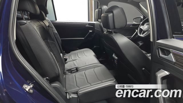 Volkswagen Tiguan Allspace 2.0 TSI Prestige 2023 — фото 11