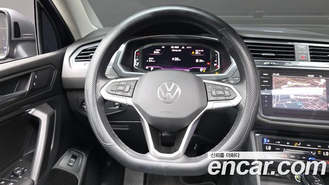 Volkswagen Tiguan Allspace 2.0 TSI Prestige 2023 — фото 13