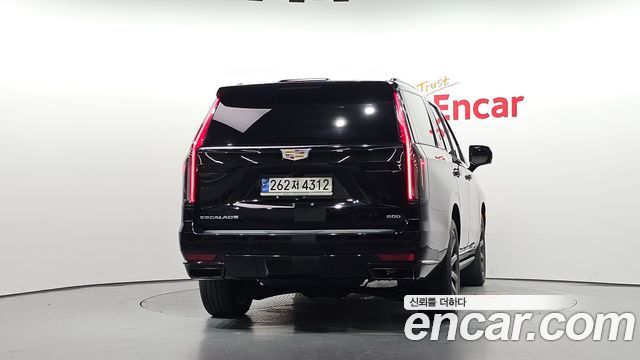 Cadillac Escalade (V) 6.2 Premium Luxury Platinum 2023 — фото 4